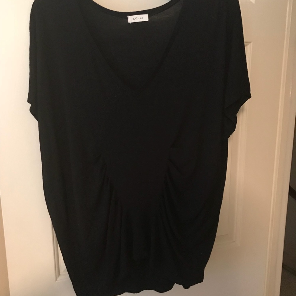 Black shirt